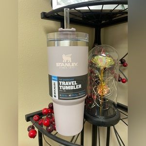 BNWT Stanley Adventure Quencher Abalone Tumbler